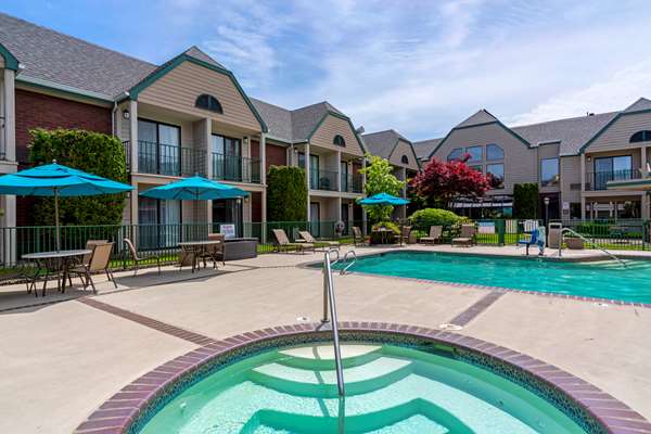 Pool - Best Western Pony Soldier Inn Airport Portland - I-205, Exit 23A