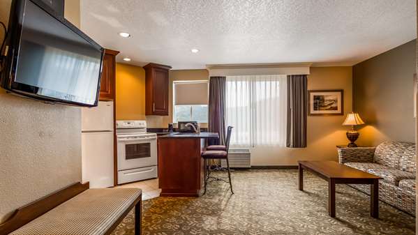  - Best Western Salbasgeon Inn & Suites Reedsport