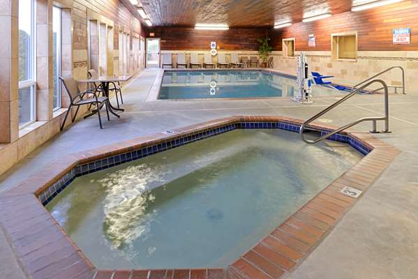 Pool - Best Western Plus Landmark Inn Lincoln City