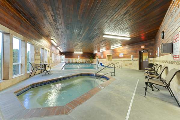 Pool - Best Western Plus Landmark Inn Lincoln City
