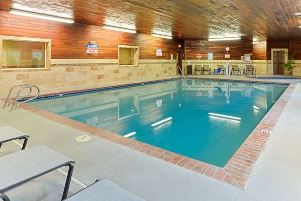 Pool - Best Western Plus Landmark Inn Lincoln City