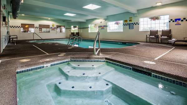 Pool - Best Western Oak Meadows Inn St Helens