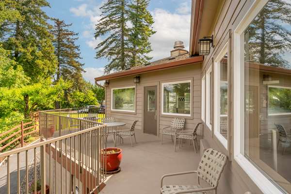  - Best Western Plus Columbia River Inn Cascade Locks
