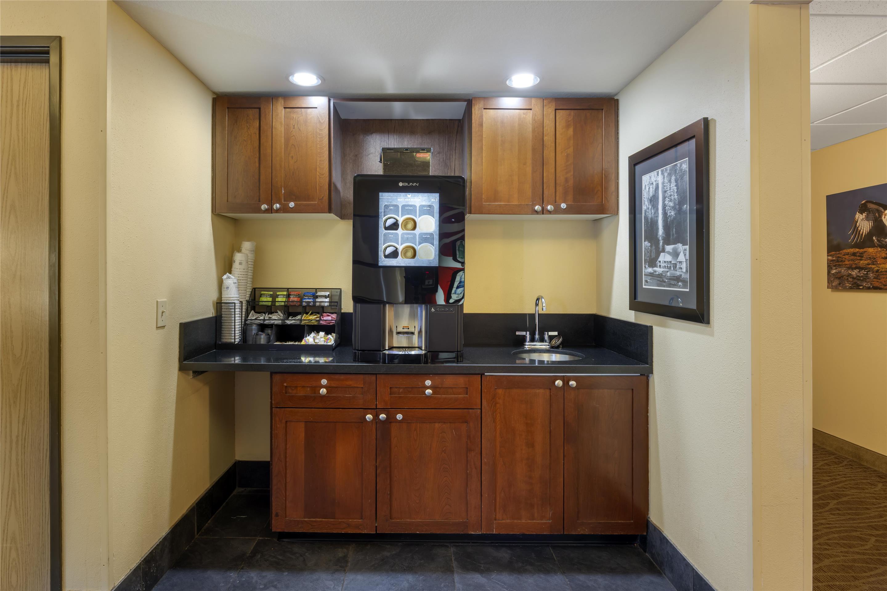 Coffee Station | Best Western Plus Columbia River Inn