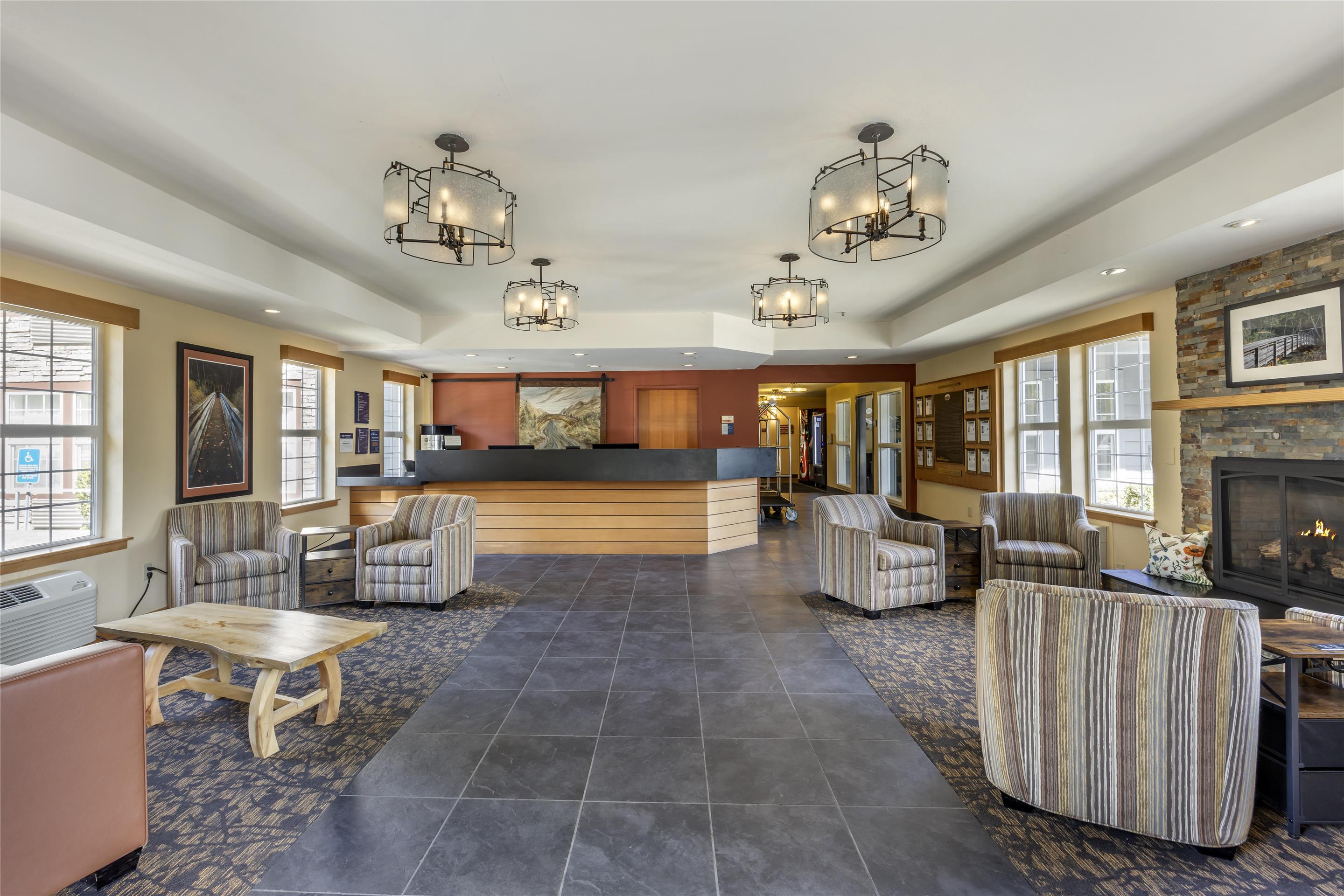 Lobby | Best Western Plus Columbia River Inn