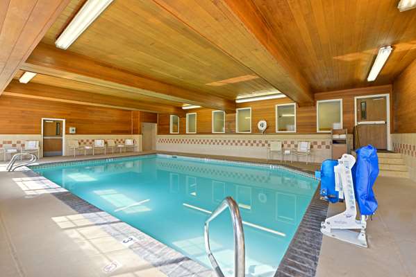 Pool - Best Western Plus Rama Inn & Suites La Grande
