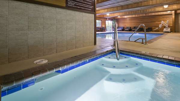 Pool - Best Western University Inn & Suites Forest Grove