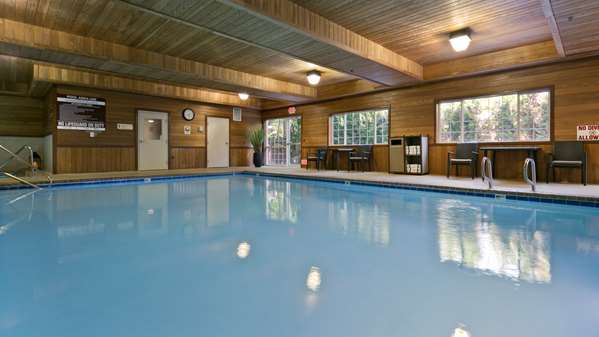 Pool - Best Western University Inn & Suites Forest Grove
