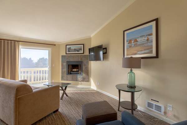 Suite - Best Western Inn at Face Rock Bandon