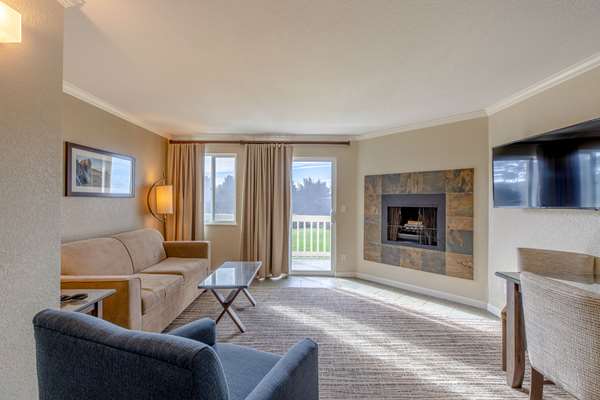 Suite - Best Western Inn at Face Rock Bandon