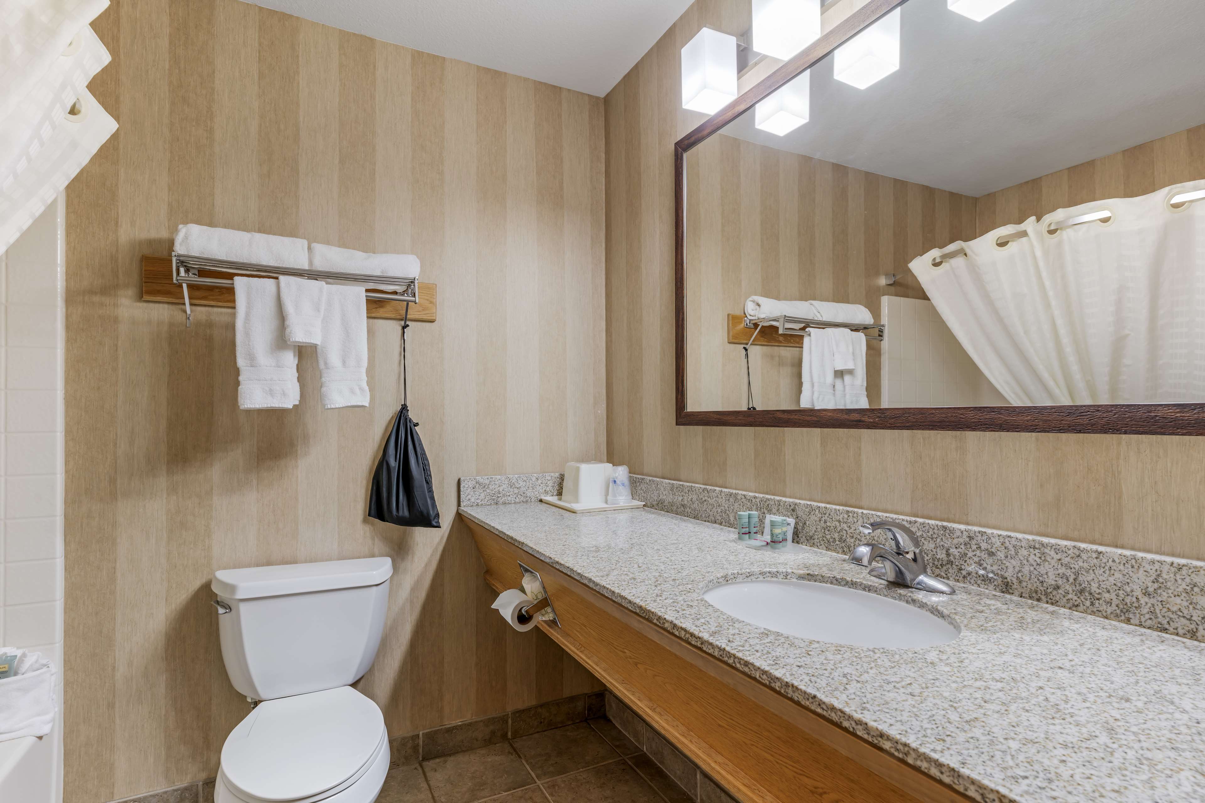 Best Western Rory & Ryan Inns Room Type - Suite-1 King Bed, Non-Smoking, Executive Room, High Speed Internet Access, Microwave And Refrigerato Best Western Rory & Ryan Inns Room Type - Suite-1 King Bed, Non-Smoking, Executive Room, High Speed Internet Access, Microwave And Refrigerato