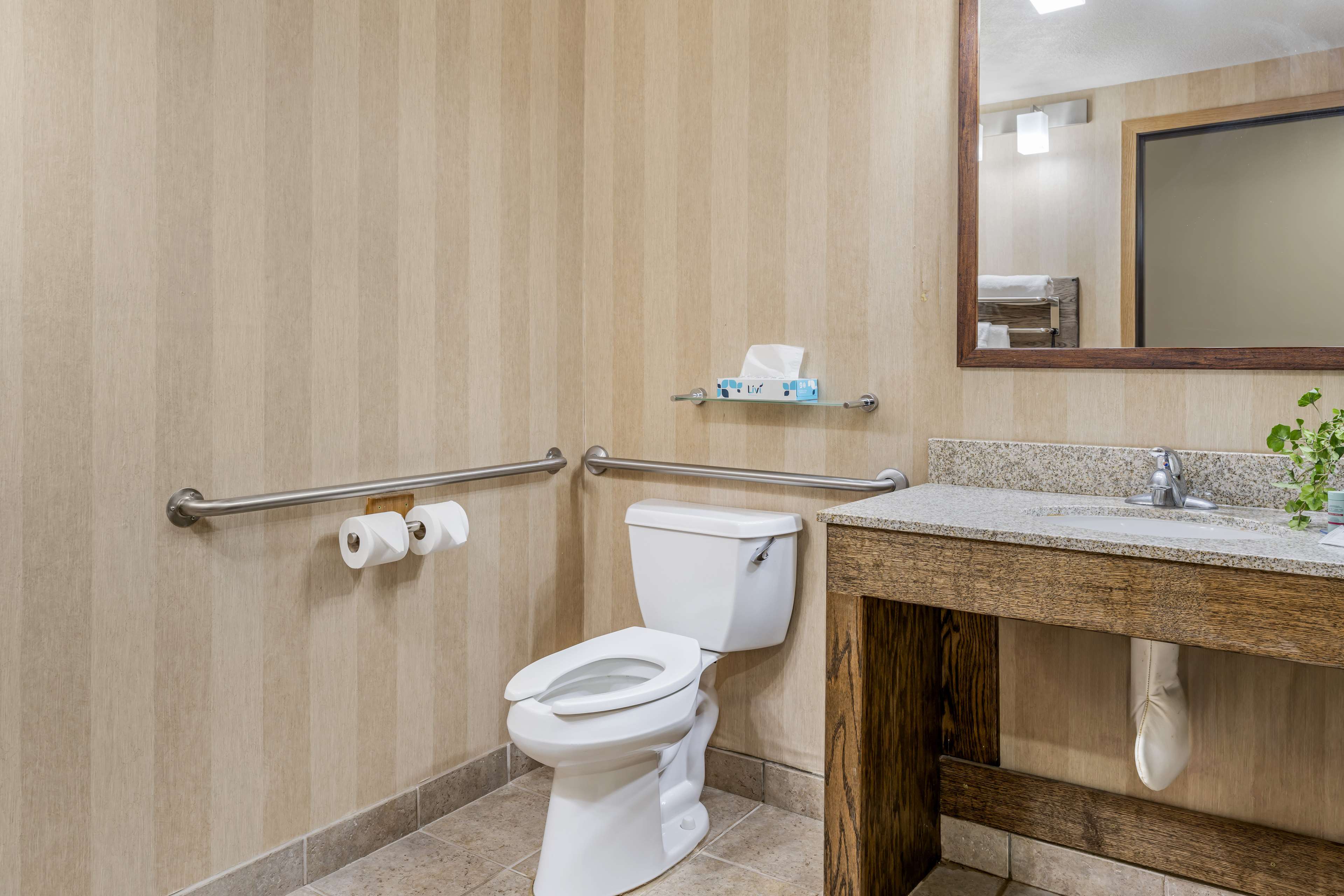 Best Western Rory & Ryan Inns Room Type - 1 King Bed, Mobility Accessible, Communication Assistance, Walk In Shower, Non-Smoking, Full Breakfa Best Western Rory & Ryan Inns Room Type - 1 King Bed, Mobility Accessible, Communication Assistance, Walk In Shower, Non-Smoking, Full Breakfa