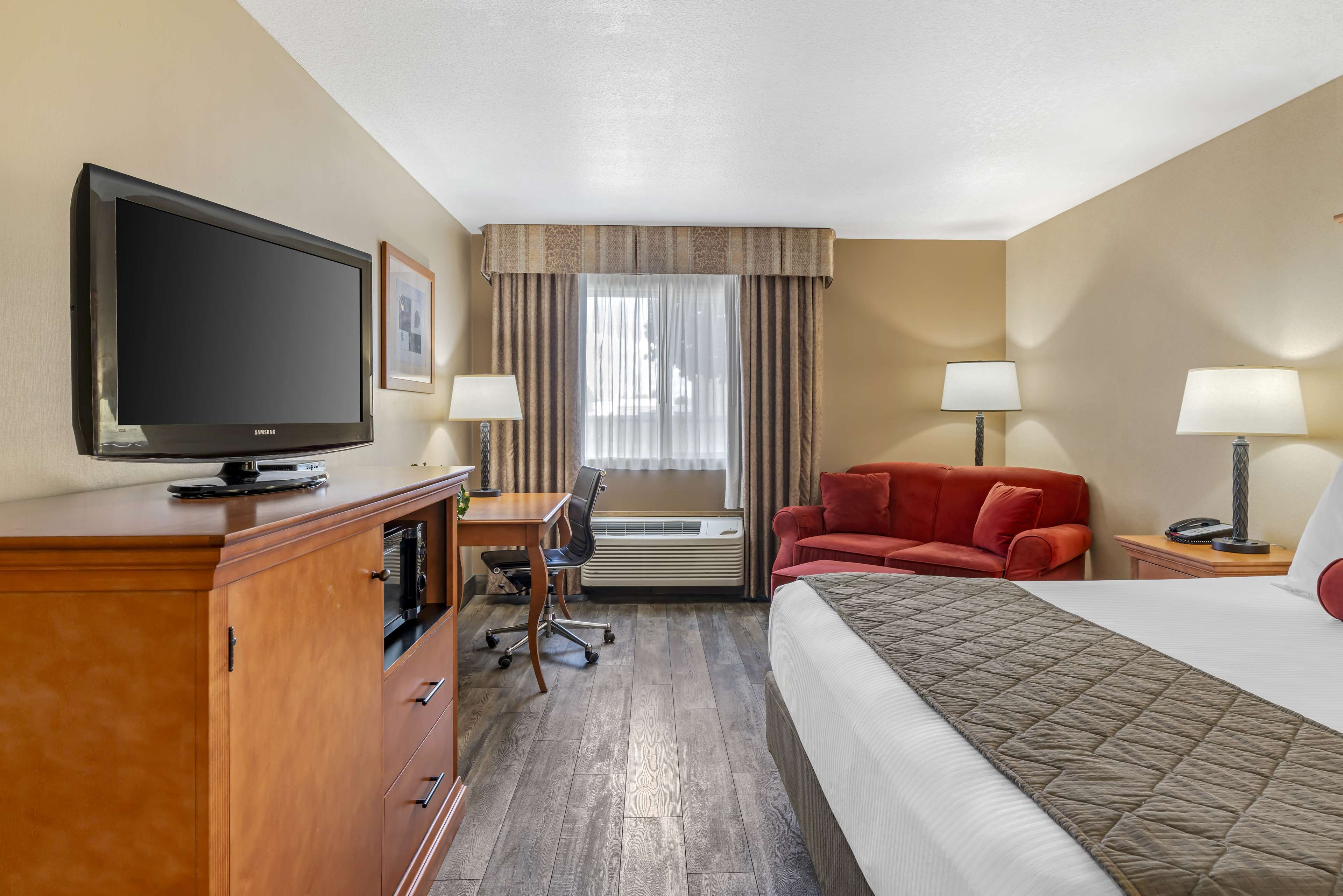 Best Western Rory & Ryan Inns Room Type - 1 King Bed, Non-Smoking, High Speed Internet Access, Microwave And Refrigerator, Coffee Maker, Haird Best Western Rory & Ryan Inns Room Type - 1 King Bed, Non-Smoking, High Speed Internet Access, Microwave And Refrigerator, Coffee Maker, Haird