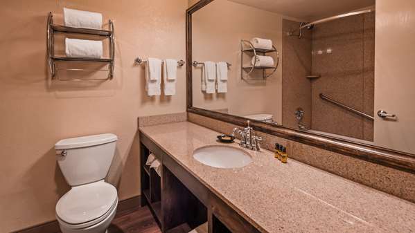  - Best Western Plus Rivershore Hotel Oregon City - I-205, Exit 9