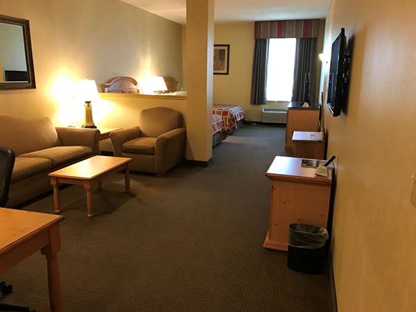  - Best Western Plus Revere Inn & Suites Paradise