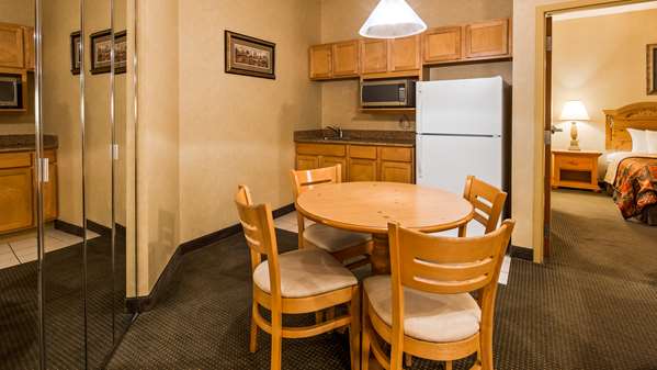 Suite - Best Western Plus Revere Inn & Suites Paradise