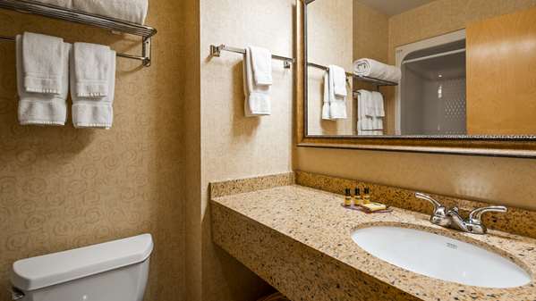  - Best Western Plus Revere Inn & Suites Paradise