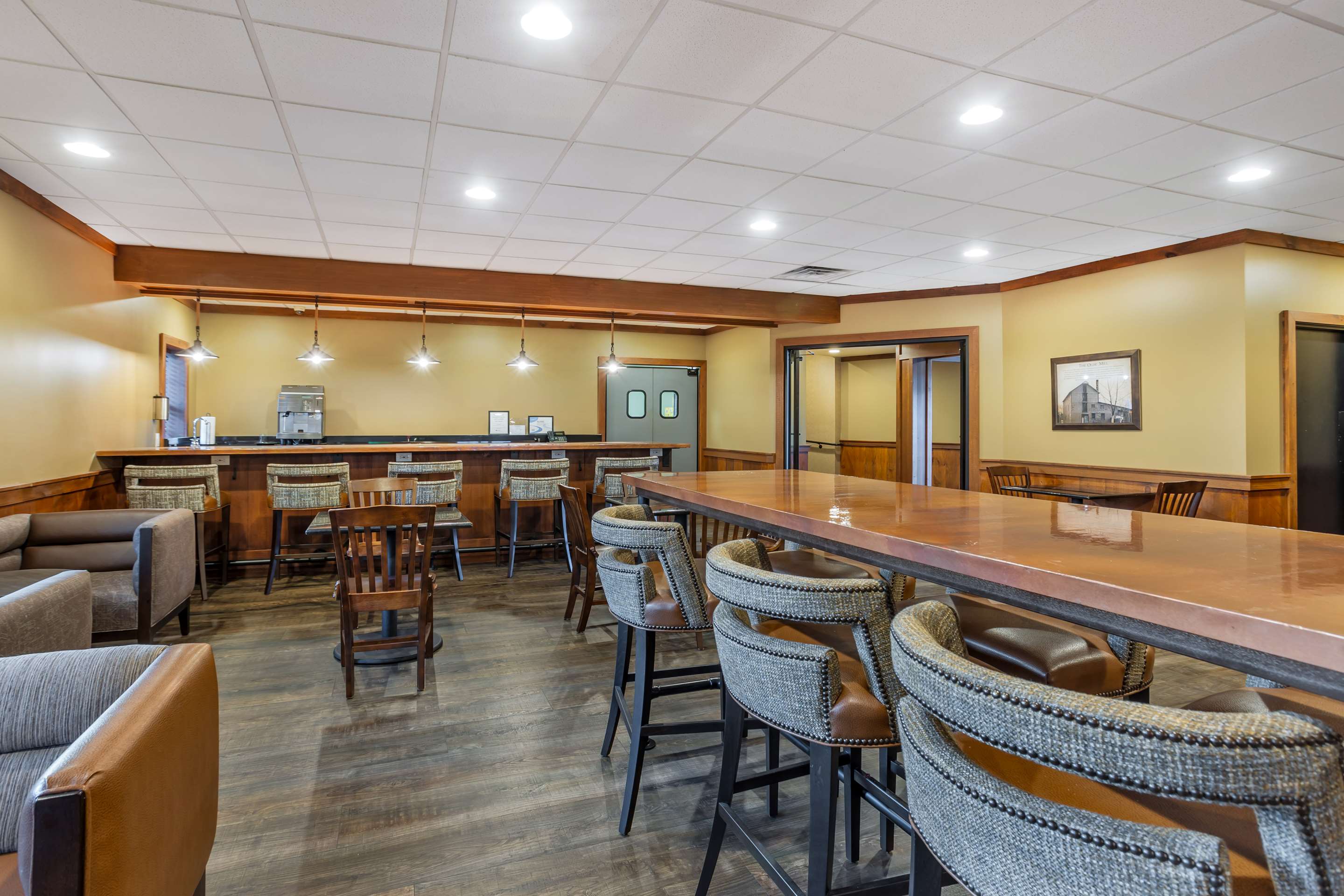 Breakfast Area | Best Western Plus Intercourse Village Inn & Suites