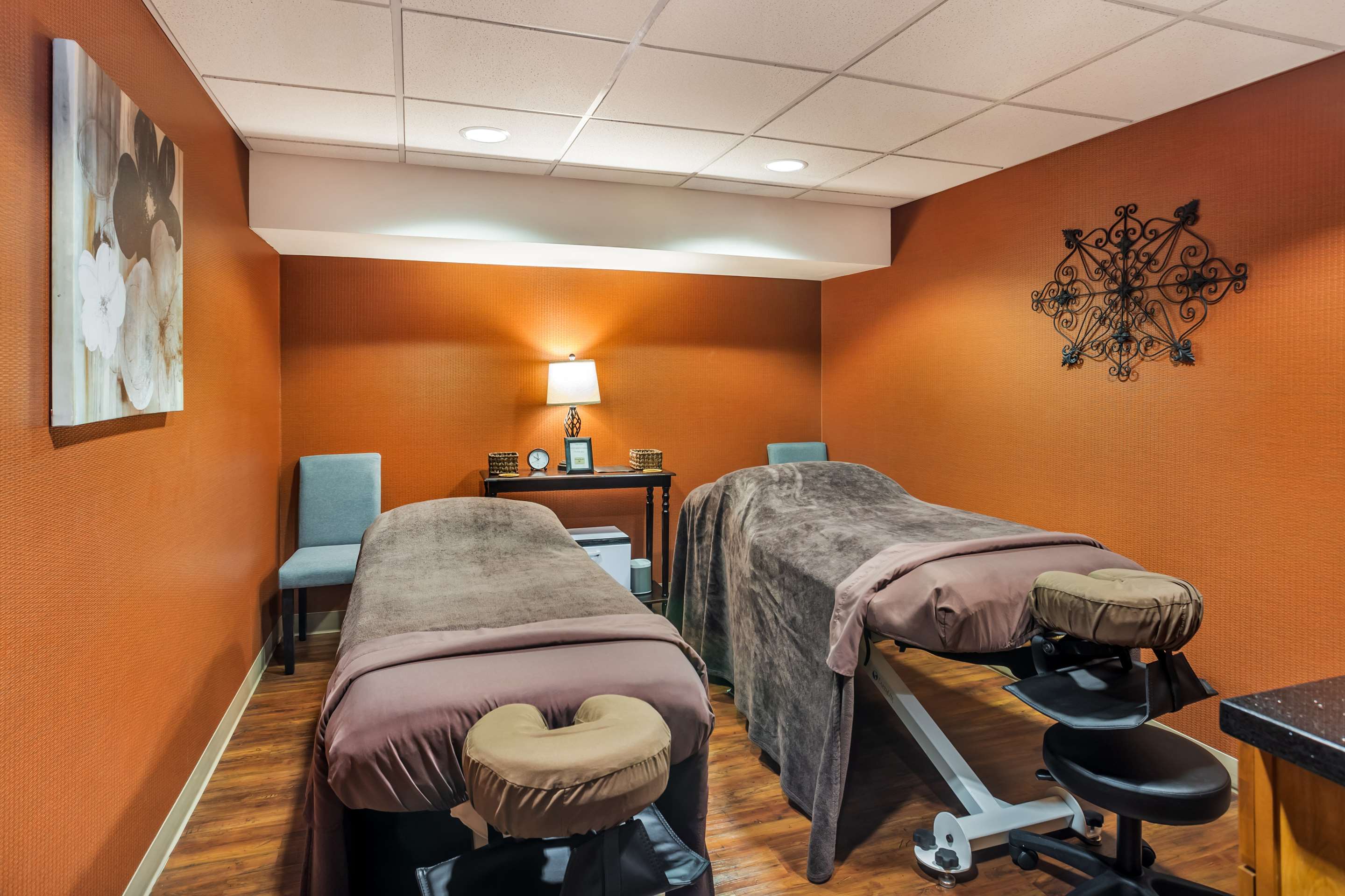 Massage Parlor | Best Western Plus Intercourse Village Inn & Suites