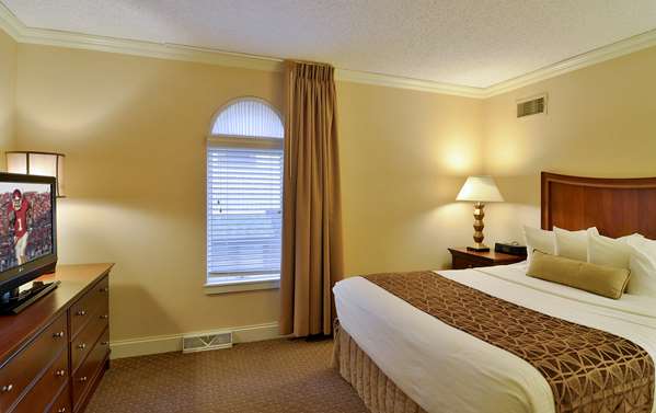 Suite - Eden Resort & Suites Lancaster