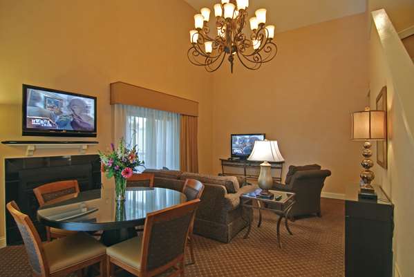Suite - Eden Resort & Suites Lancaster