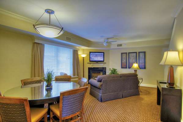 Suite - Eden Resort & Suites Lancaster