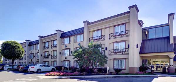 Exterior view - Eden Resort & Suites Lancaster