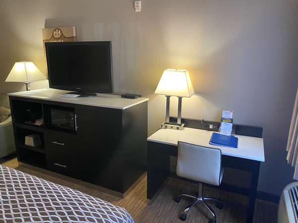 Suite - Best Western Carlisle Hotel - I-76, Exit 226