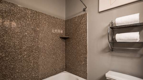  - Best Western Plus New Cumberland Inn & Suites - I-83, Exit 40A