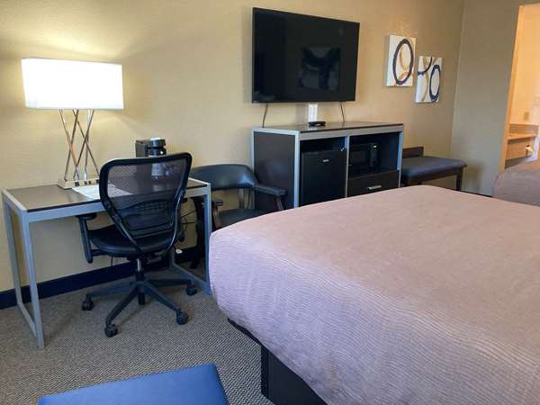  - Best Western Plus Reading Inn & Suites Shillington
