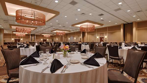  - Best Western Premier Central Hotel Harrisburg - I-83, Exit 47
