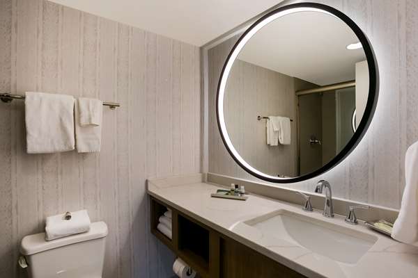  - Best Western Premier Central Hotel Harrisburg - I-83, Exit 47