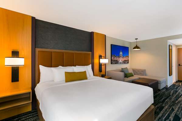  - Best Western Premier Central Hotel Harrisburg - I-83, Exit 47