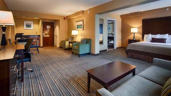 Suite - Best Western Plus Harrisburg Hotel