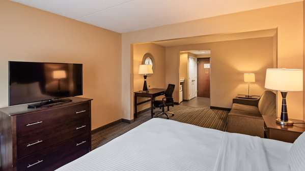  - Best Western Plus Harrisburg Hotel