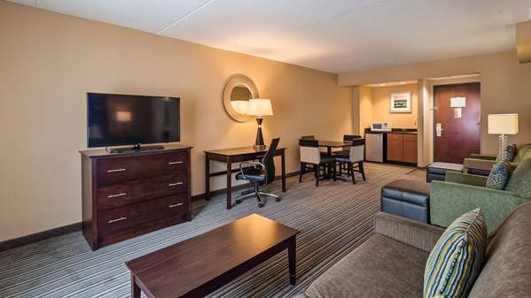  - Best Western Plus Harrisburg Hotel