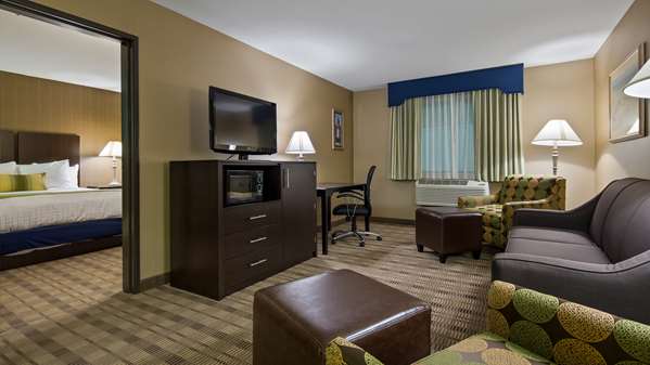 Suite - Best Western Airport Inn Warwick
