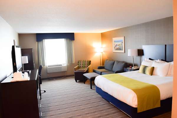 Suite - Best Western Airport Inn Warwick