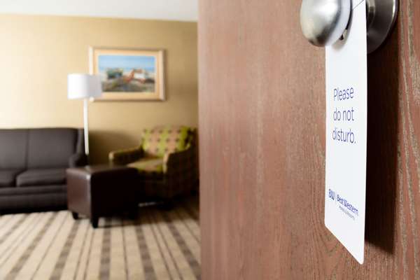 Suite - Best Western Airport Inn Warwick