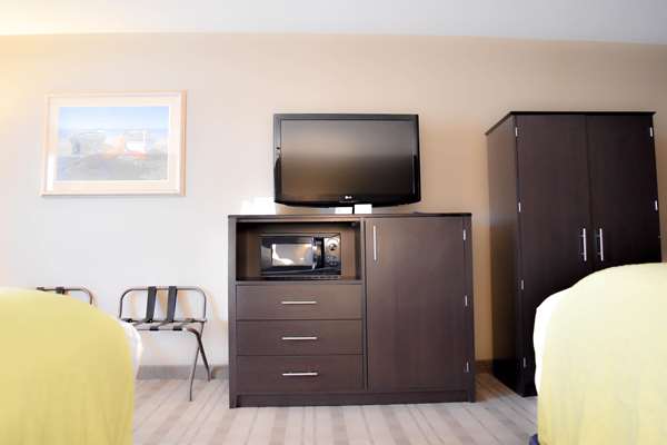 Suite - Best Western Airport Inn Warwick