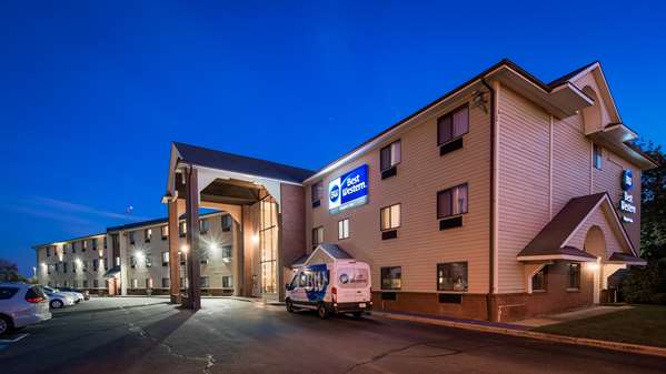 Exterior view - Best Western Airport Inn Warwick