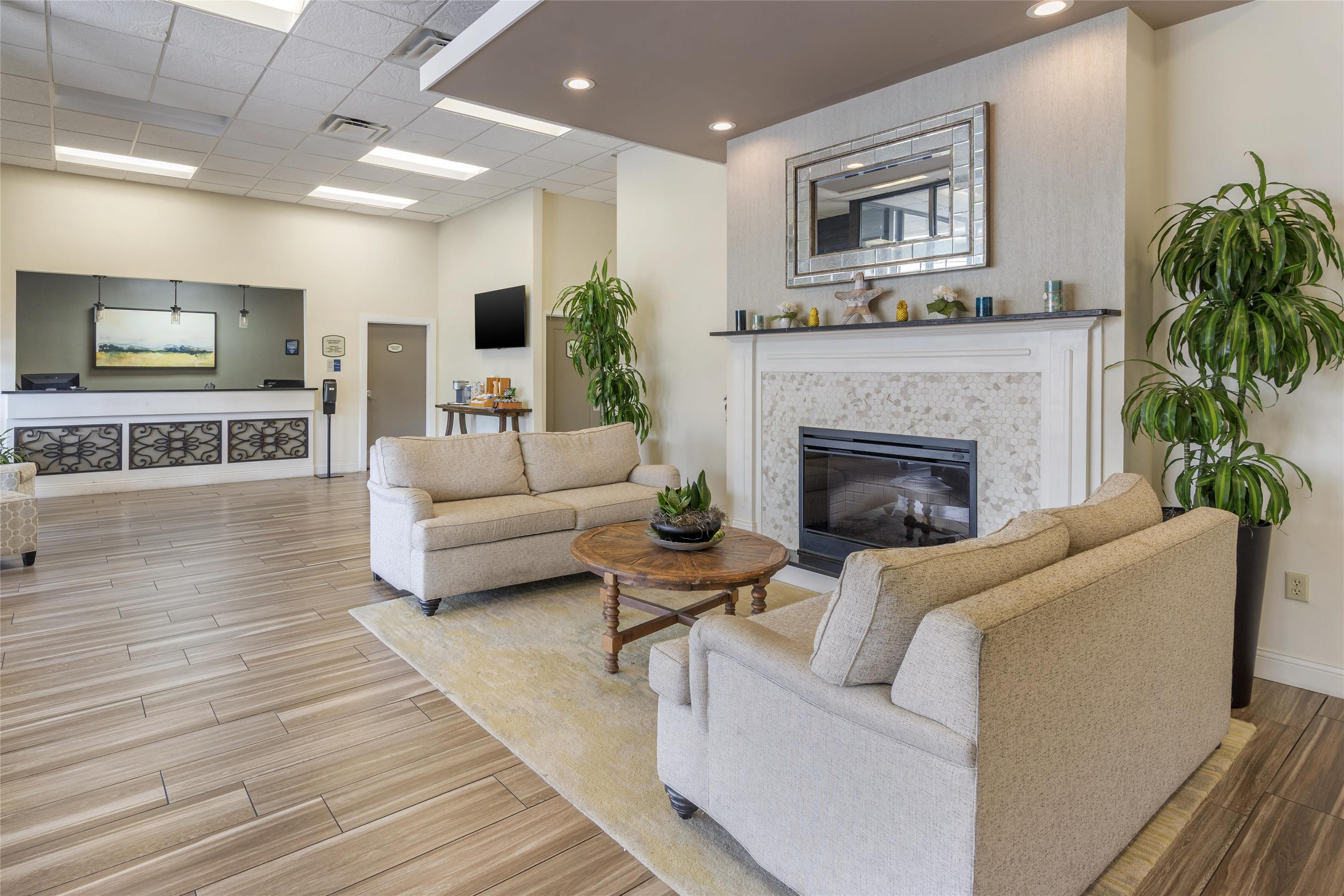 BW Lobby | Best Western Charleston Inn