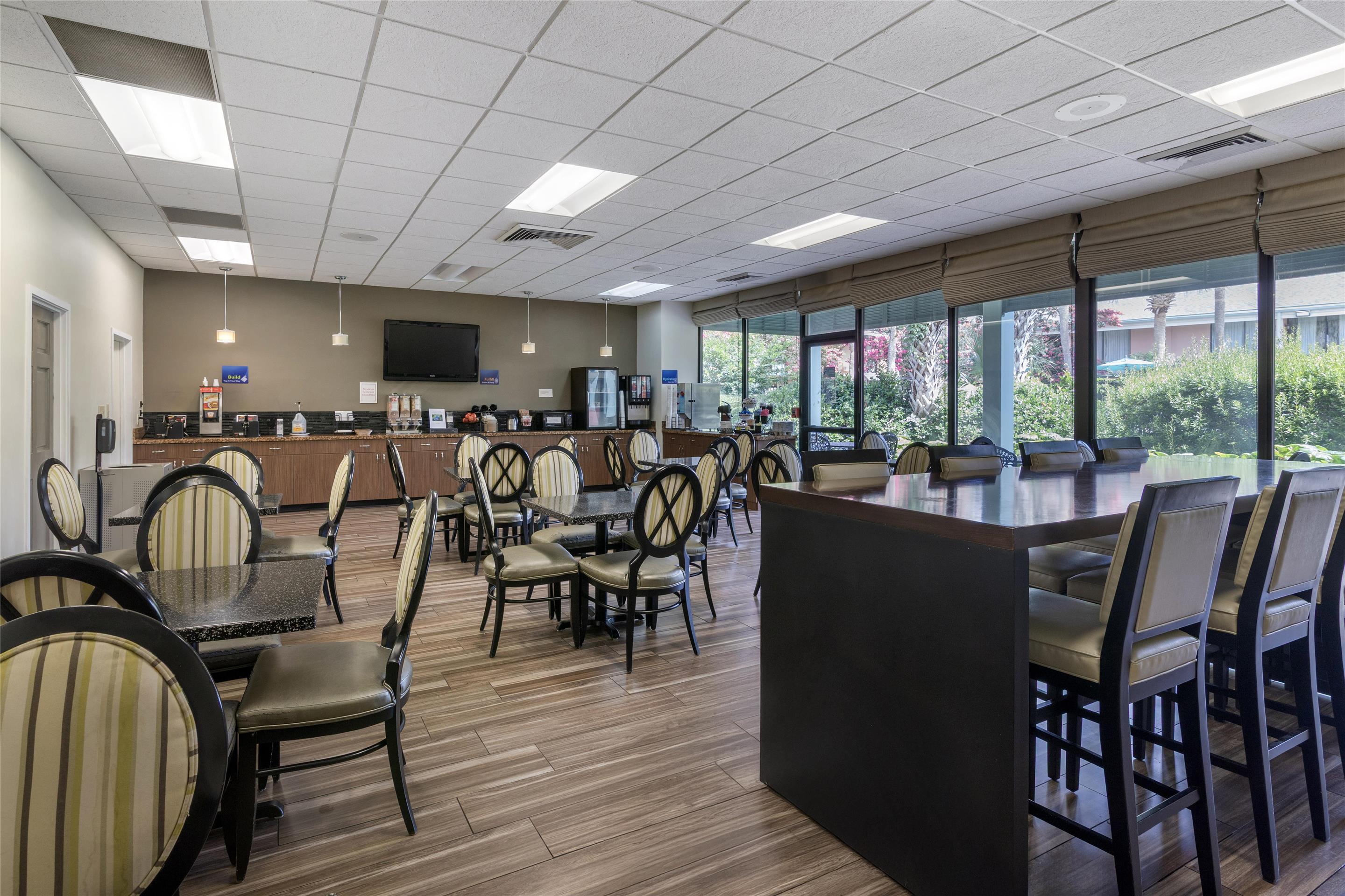 BW Breakfast | Best Western Charleston Inn