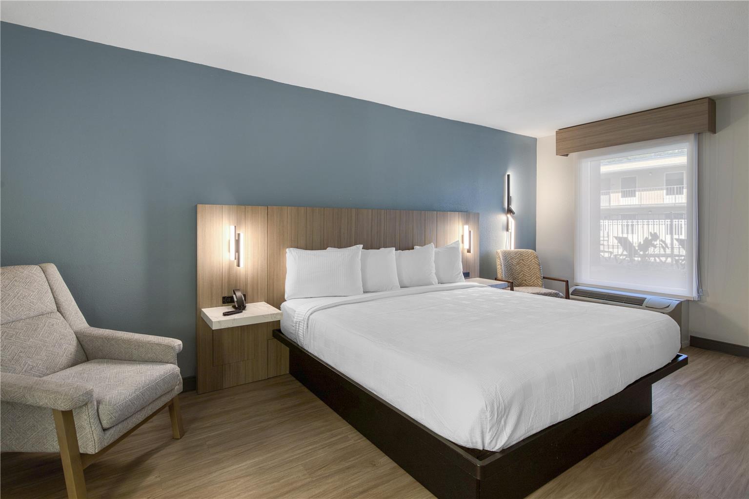 Best Western Of Walterboro-guestroom-Guest Room,On-Site.jpg
