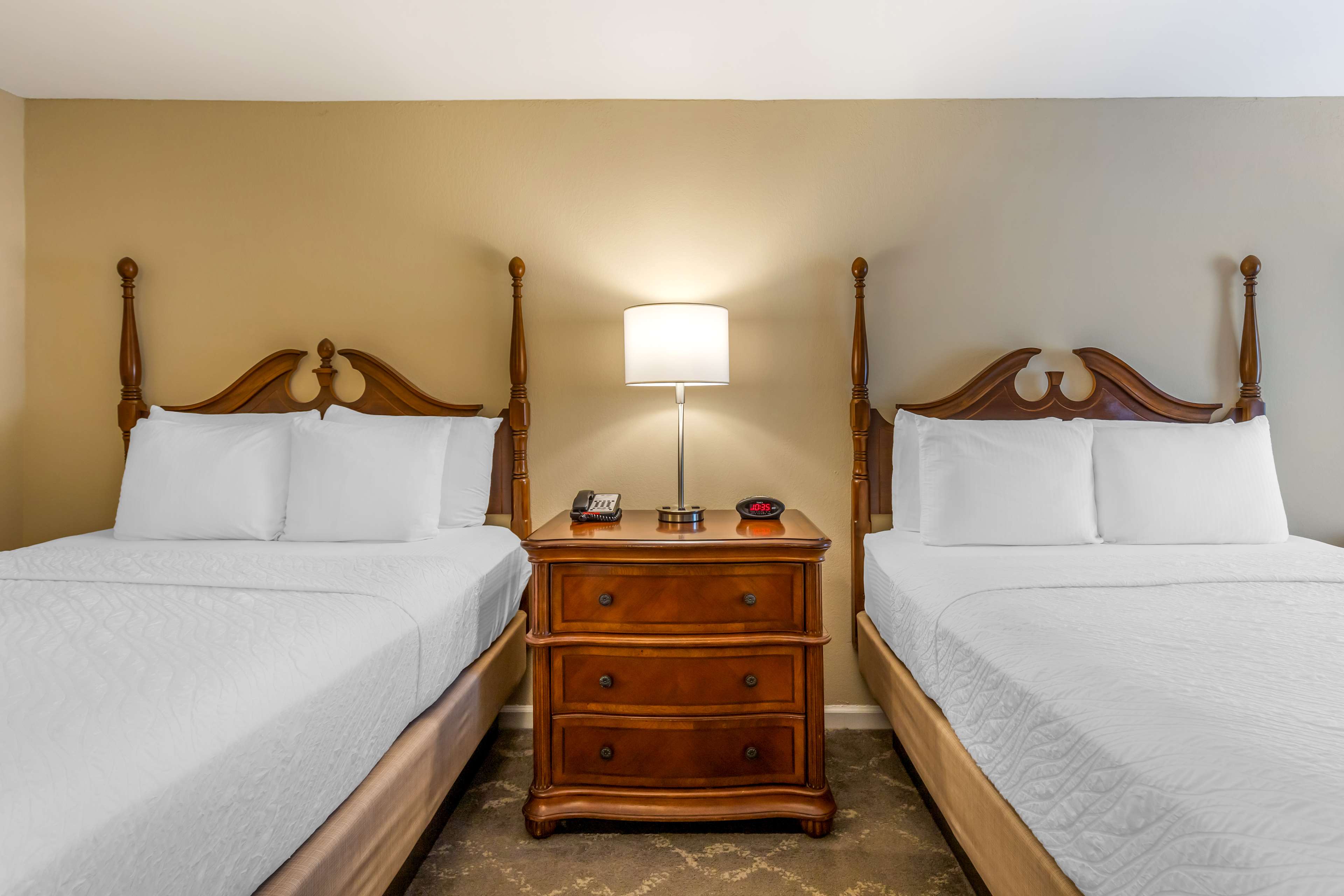 Best Western Plus Santee Inn Room Type - 2 Queen Beds, Smoking Room, Desk, Microwave And Refrigerator, Wi-Fi, Full Breakfast Best Western Plus Santee Inn Room Type - 2 Queen Beds, Smoking Room, Desk, Microwave And Refrigerator, Wi-Fi, Full Breakfast