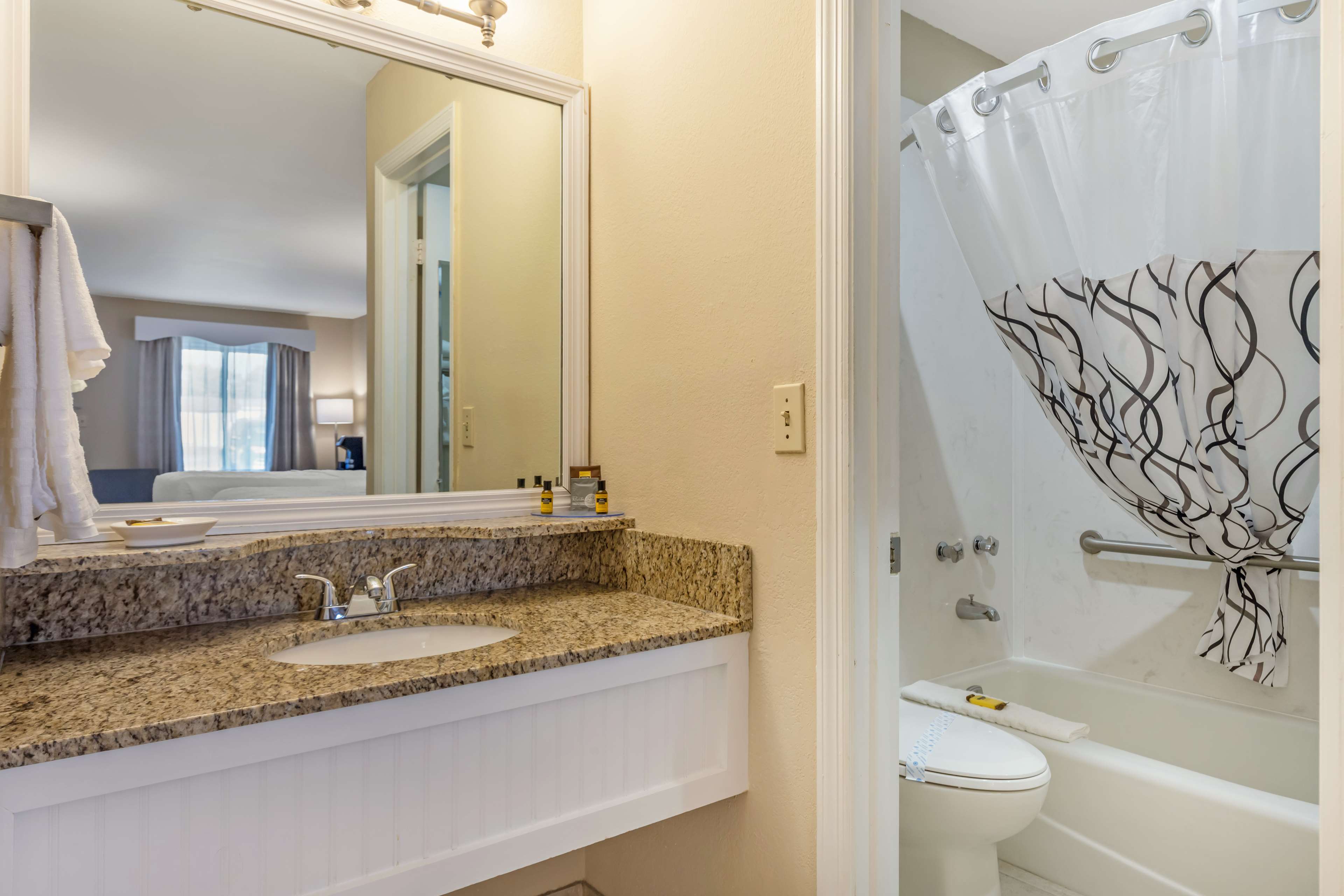 Best Western Plus Santee Inn Room Type - 2 Queen Beds, Non-Smoking, Desk, Microwave And Refrigerator, Wi-Fi, Full Breakfast Best Western Plus Santee Inn Room Type - 2 Queen Beds, Non-Smoking, Desk, Microwave And Refrigerator, Wi-Fi, Full Breakfast