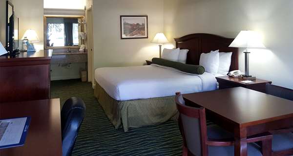  - Best Western Point South Hotel - I-95, Exit 33