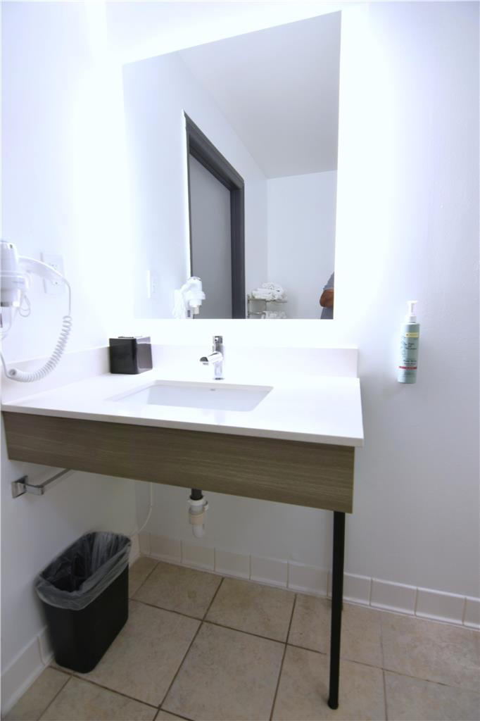 Best Western Point South-guestroom-Guest Room,Bathroom,On-Site.jpg