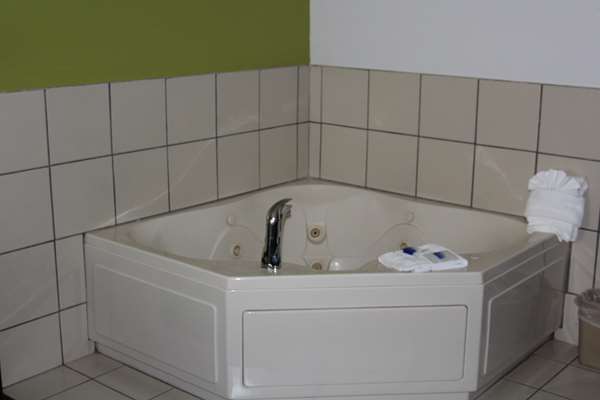  - Best Western Magnolia Inn & Suites Ladson - I-26, Exit 203