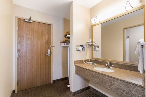  - Best Western Empire Towers Hotel Sioux Falls - I-29, Exit 77